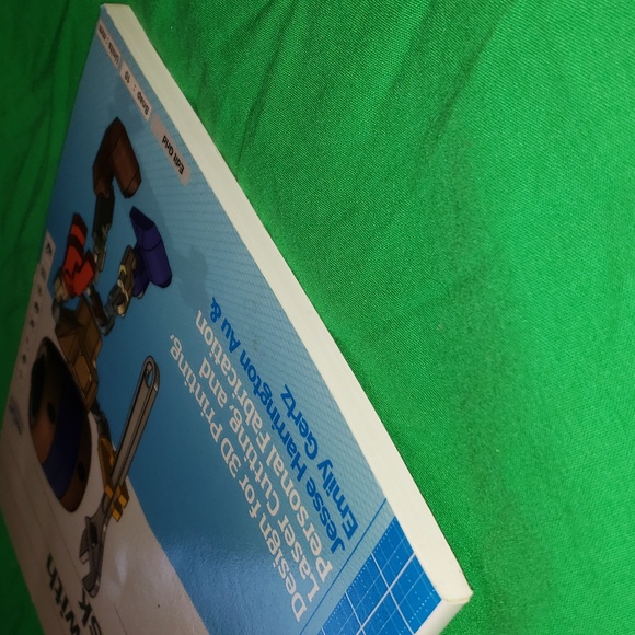 Make: 3D CAD with Autodesk 123D Paper Back Book - Picture 3 of 3